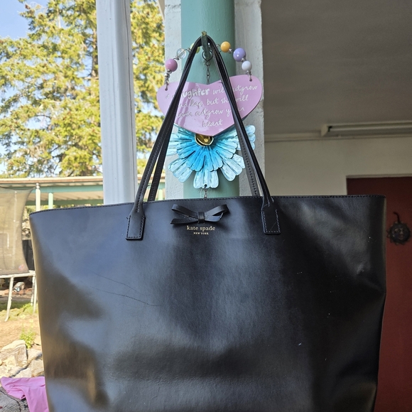 kate spade Handbags - Kate Spade Black Leather Tote Bag